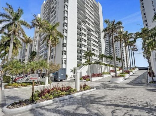 Residential complexes in Hallandale, Broward County