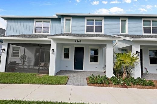 Townhouse in Westlake, Hillsborough County