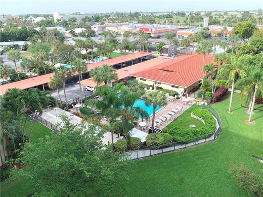 Residential complexes in Pompano Beach, Broward County