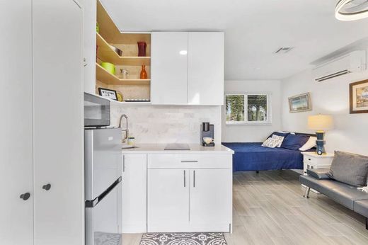 Residential complexes in Pompano Beach, Broward County