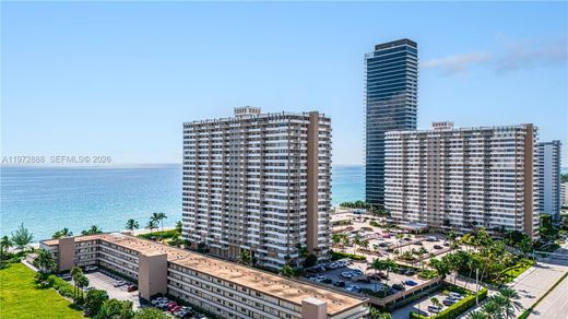 Residential complexes in Hallandale, Broward County