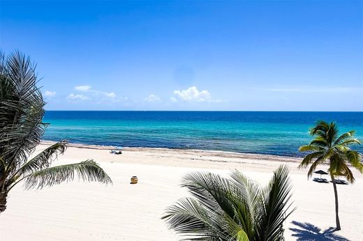 Residential complexes in Hollywood, Broward County