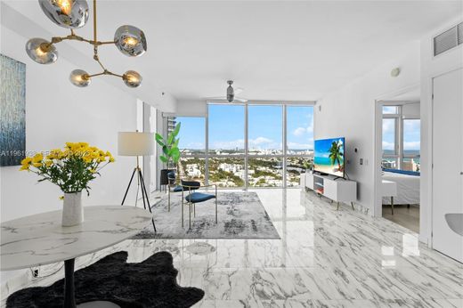 Residential complexes in Miami Beach, Miami-Dade