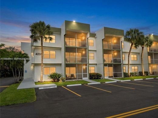 Residential complexes in Sunrise, Broward County