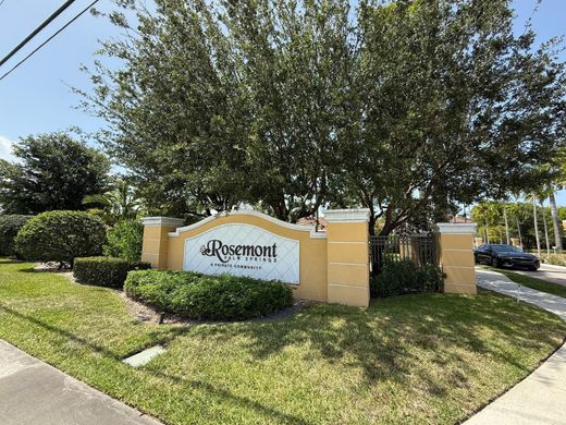 Residential complexes in Palm Springs, Palm Beach