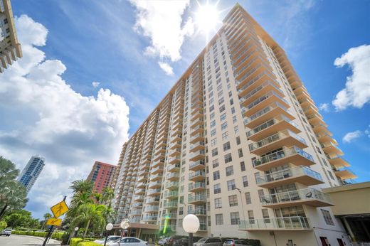 Kamienica w Sunny Isles Beach, Miami-Dade County