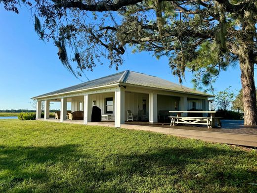 Villa in Okeechobee, Okeechobee County
