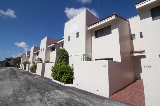 Townhouse in Pompano Beach, Broward County