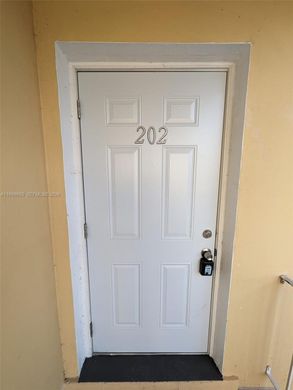 Residential complexes in Miami, Miami-Dade