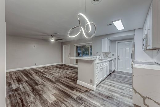 Residential complexes in Hollywood, Broward County