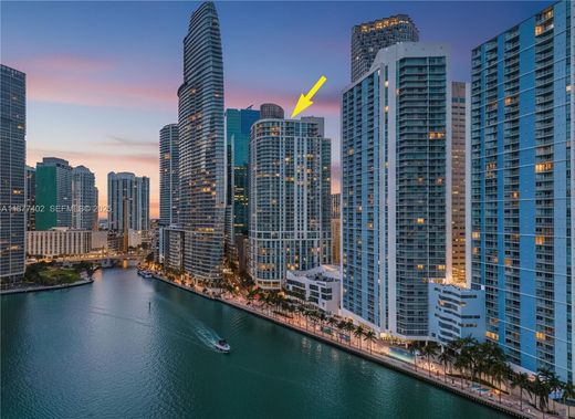 マイアミ, Miami-Dade Countyのアパートメント・コンプレックス