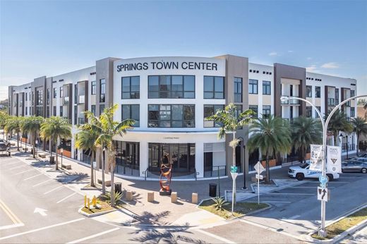 Complexes résidentiels à Miami Springs, Comté de Miami-Dade