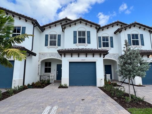 Townhouse in North Miami, Miami-Dade