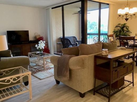 Residential complexes in Delray Beach, Palm Beach