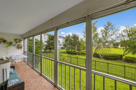 Residential complexes in Hollywood, Broward County