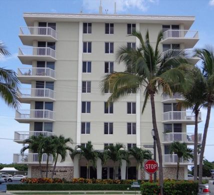 Residential complexes in Palm Beach Shores, Palm Beach