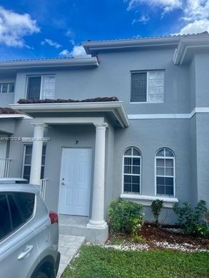 Complesso residenziale a Doral, Miami-Dade County