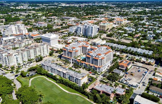 Residential complexes in Boca Raton, Palm Beach