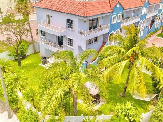 Townhouse in Hollywood, Broward County