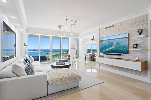 Residential complexes in Palm Beach Shores, Palm Beach