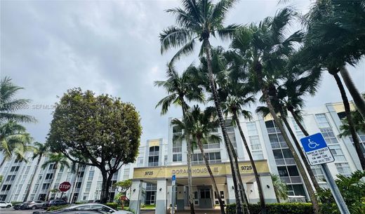 Residential complexes in Doral, Miami-Dade