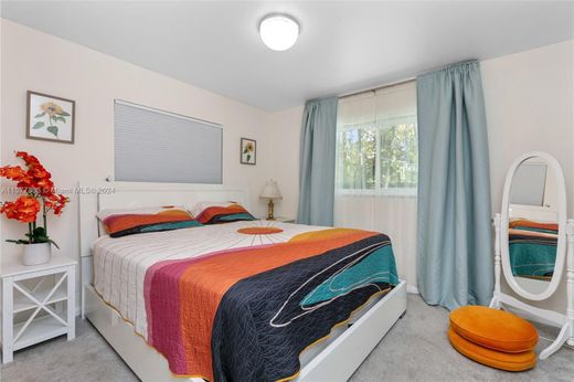 Villa in Oakland Park, Broward County