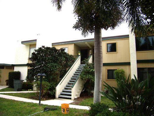 Residential complexes in Jensen Beach, Martin County