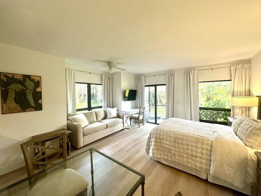 公寓楼  Wellington, Palm Beach County