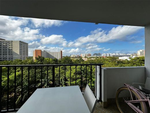 Жилой комплекс, Aventura, Miami-Dade County