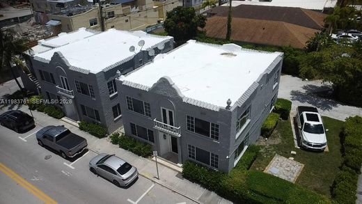 Residential complexes in Hollywood, Broward County