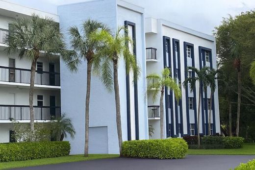 Residential complexes in Boca Raton, Palm Beach