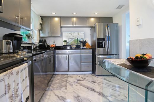 Residential complexes in Margate, Broward County