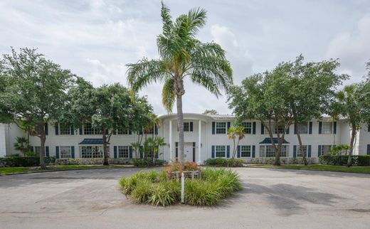 Residential complexes in Fort Lauderdale, Broward County