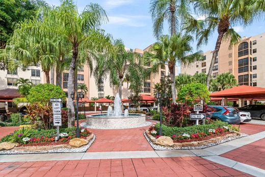 Residential complexes in Boca Raton, Palm Beach