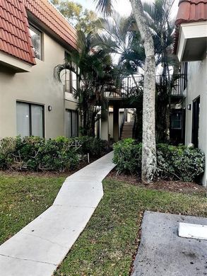 公寓楼  Coral Springs, Broward County