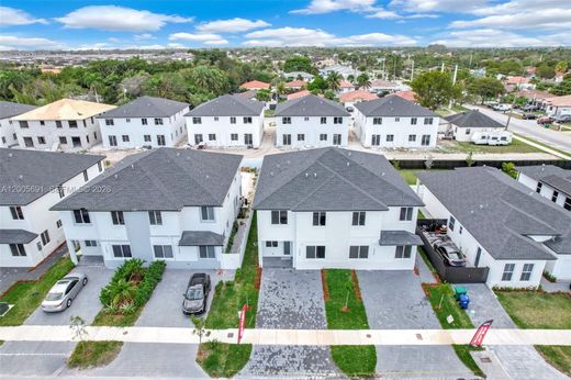 Townhouse in Miami, Miami-Dade