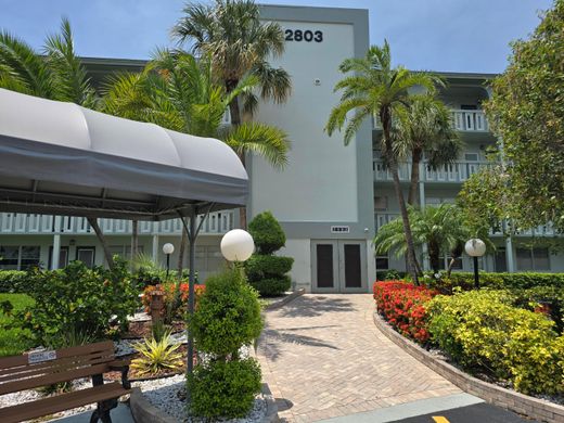 Residential complexes in Coconut Creek, Broward County