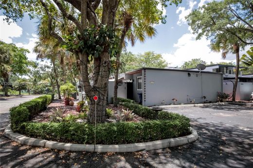 Townhouse - Miami Lakes, Miami-Dade County