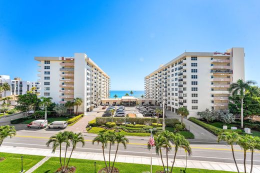 Residential complexes in Hillsboro Beach, Broward County
