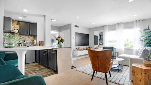 Residential complexes in Miami Beach, Miami-Dade