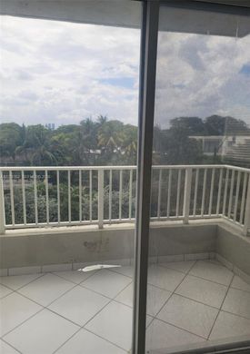 Residential complexes in Miami Beach, Miami-Dade
