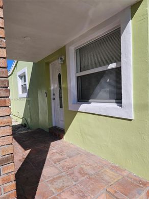 Villa in Opa-locka North  (historical), Miami-Dade