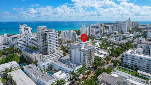 Residential complexes in Miami Beach, Miami-Dade