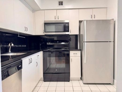 Жилой комплекс, Aventura, Miami-Dade County