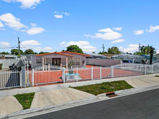 Villa in Hialeah, Miami-Dade