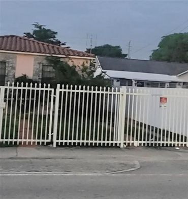 マイアミ, Miami-Dade Countyのアパートメント・コンプレックス