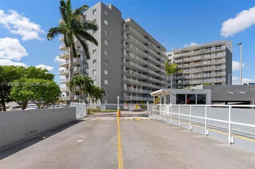Residential complexes in Miami, Miami-Dade