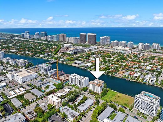 Residential complexes in Bay Harbor Islands, Miami-Dade