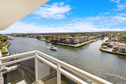 Residential complexes in Hillsboro Beach, Broward County