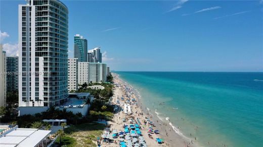 Residential complexes in Hollywood, Broward County